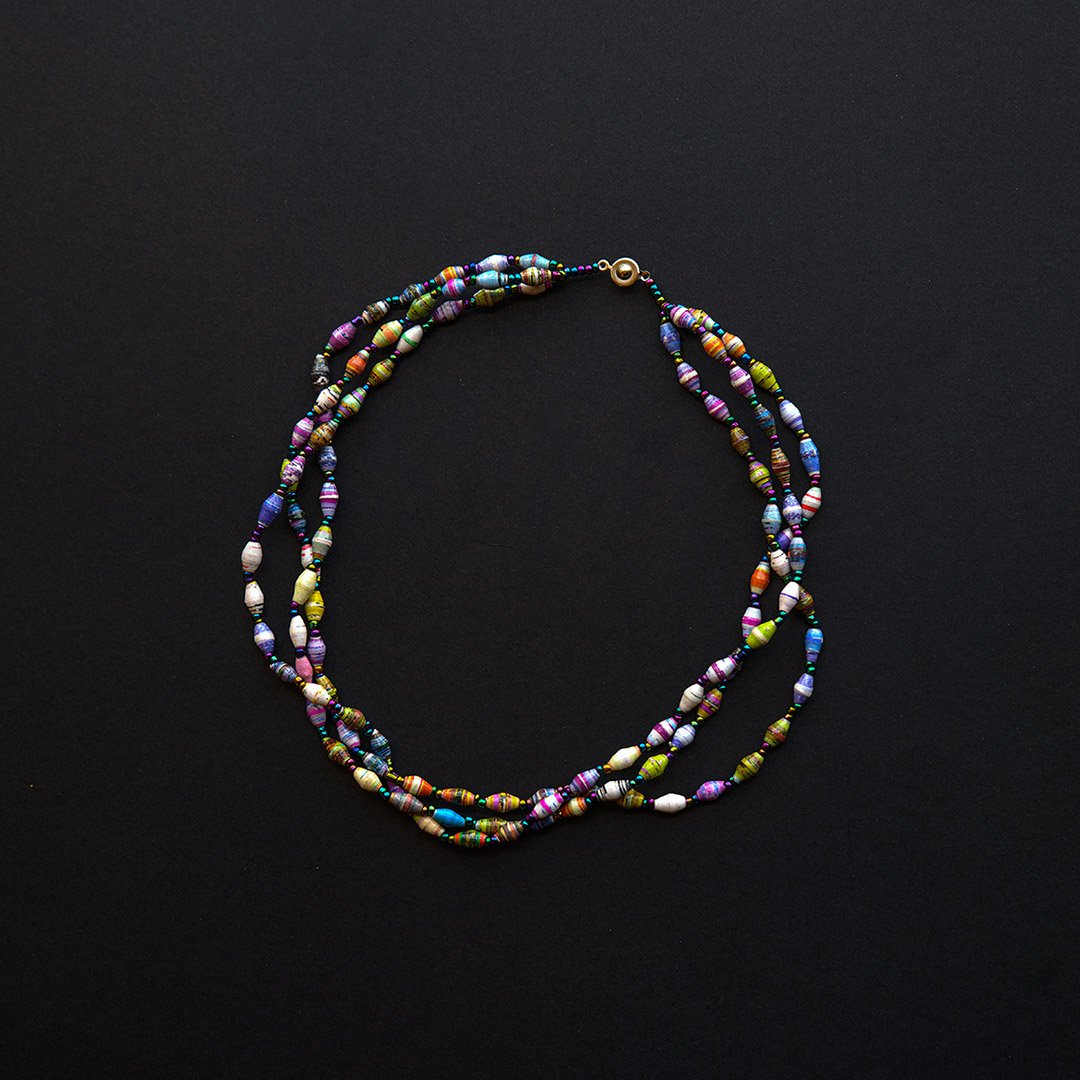 Mixed colors triple strand